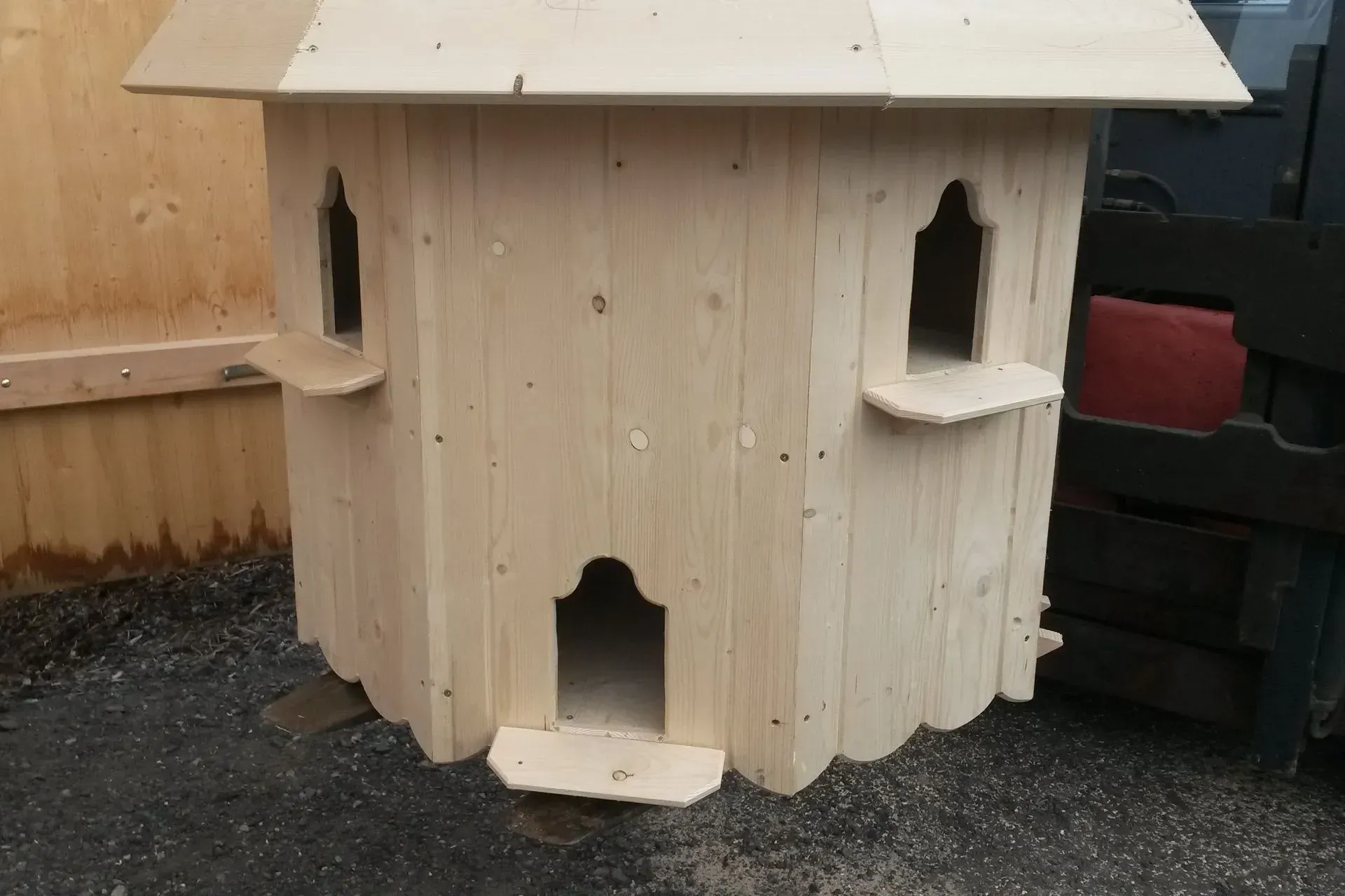 Zimmerei Andreas Karl GmbH - Vogelhaus aus Holz