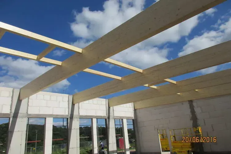 Zimmerei Andreas Karl GmbH - Rohbau aus Holz für ein Flachdach