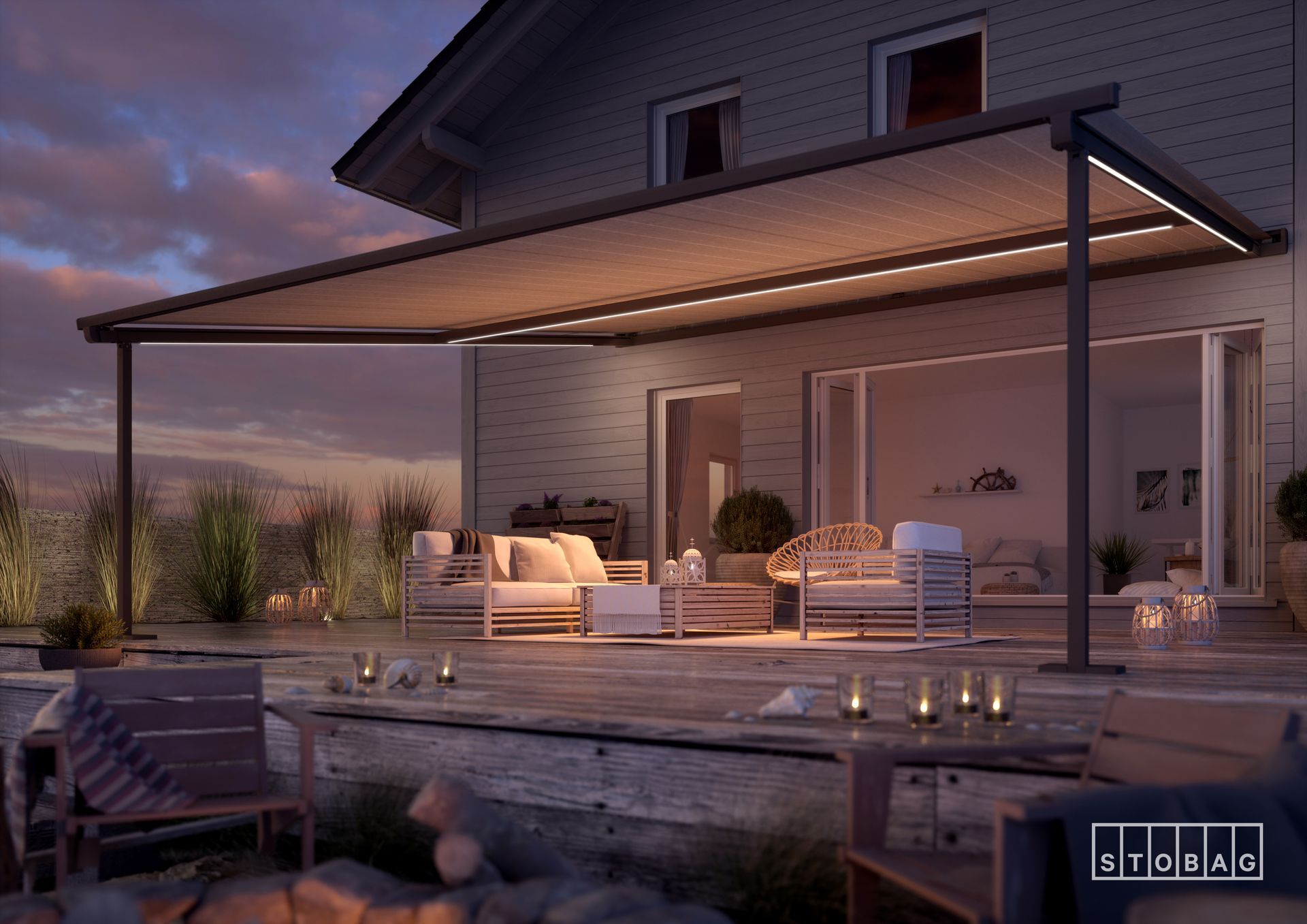 Una casa con un patio coperto da una tettoia