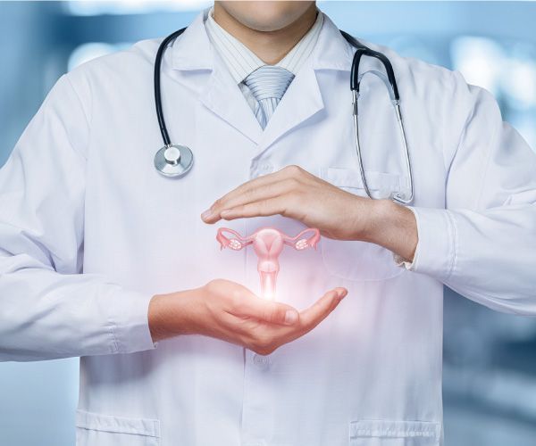 Medico con holograma