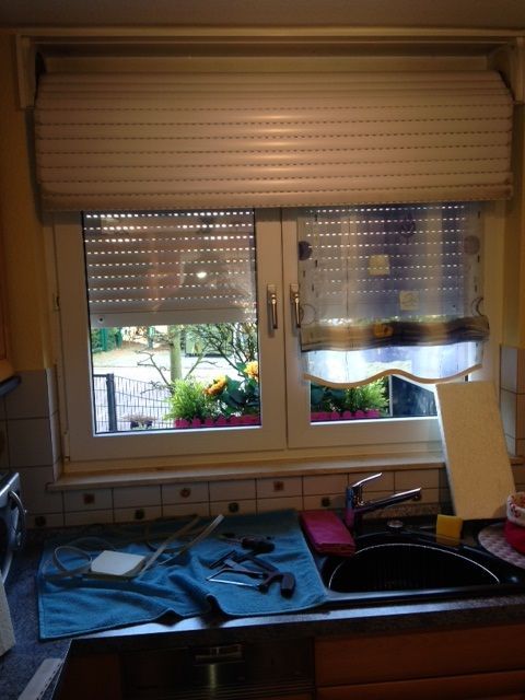Rolladen am Küchenfenster