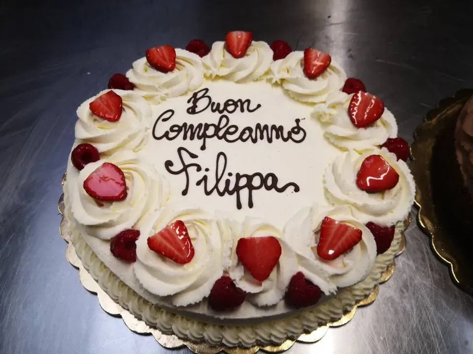 torta con panna e fragole - Barbagallo in Cucina GmbH