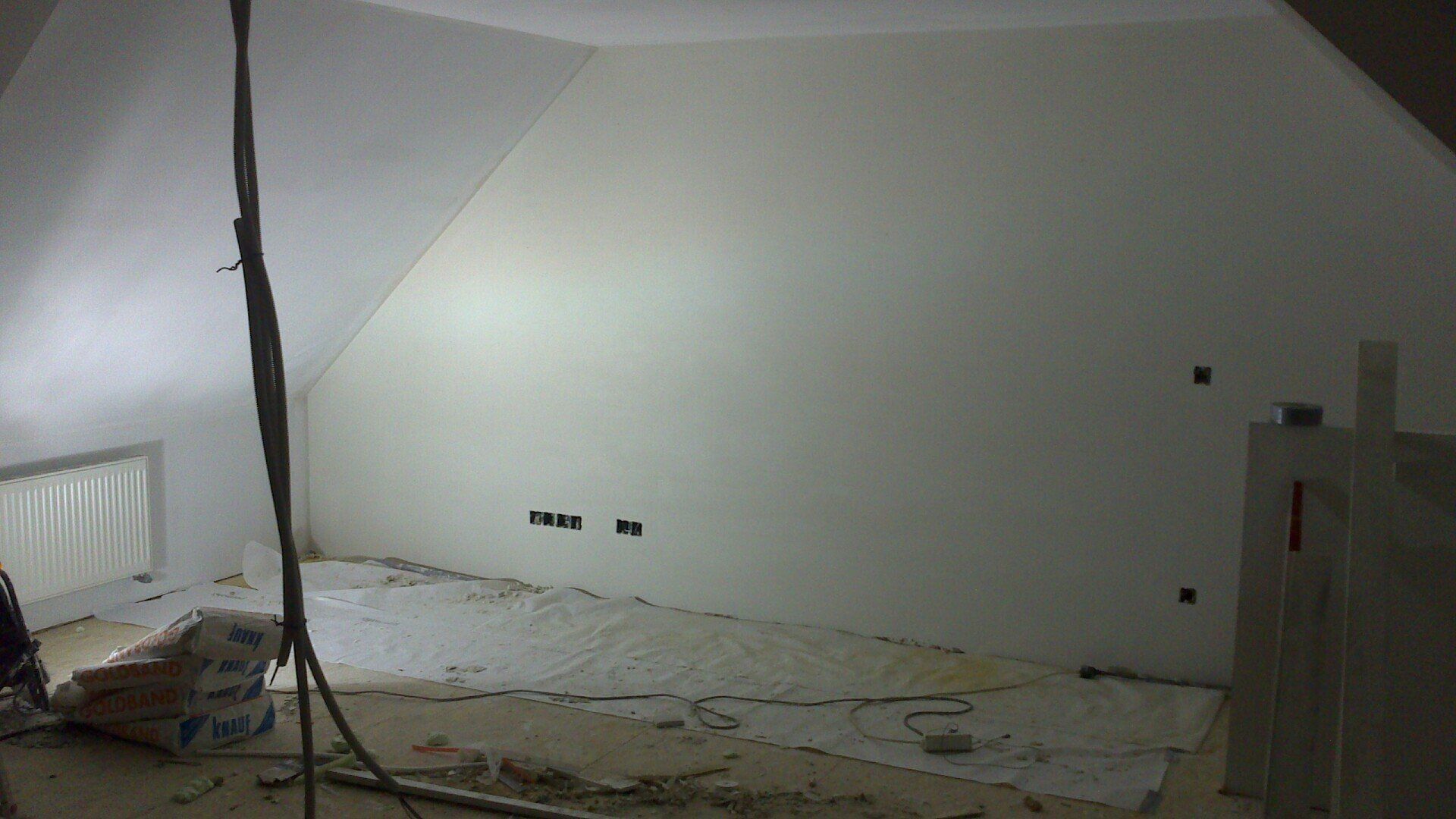 Wit pleisterwerk zolder