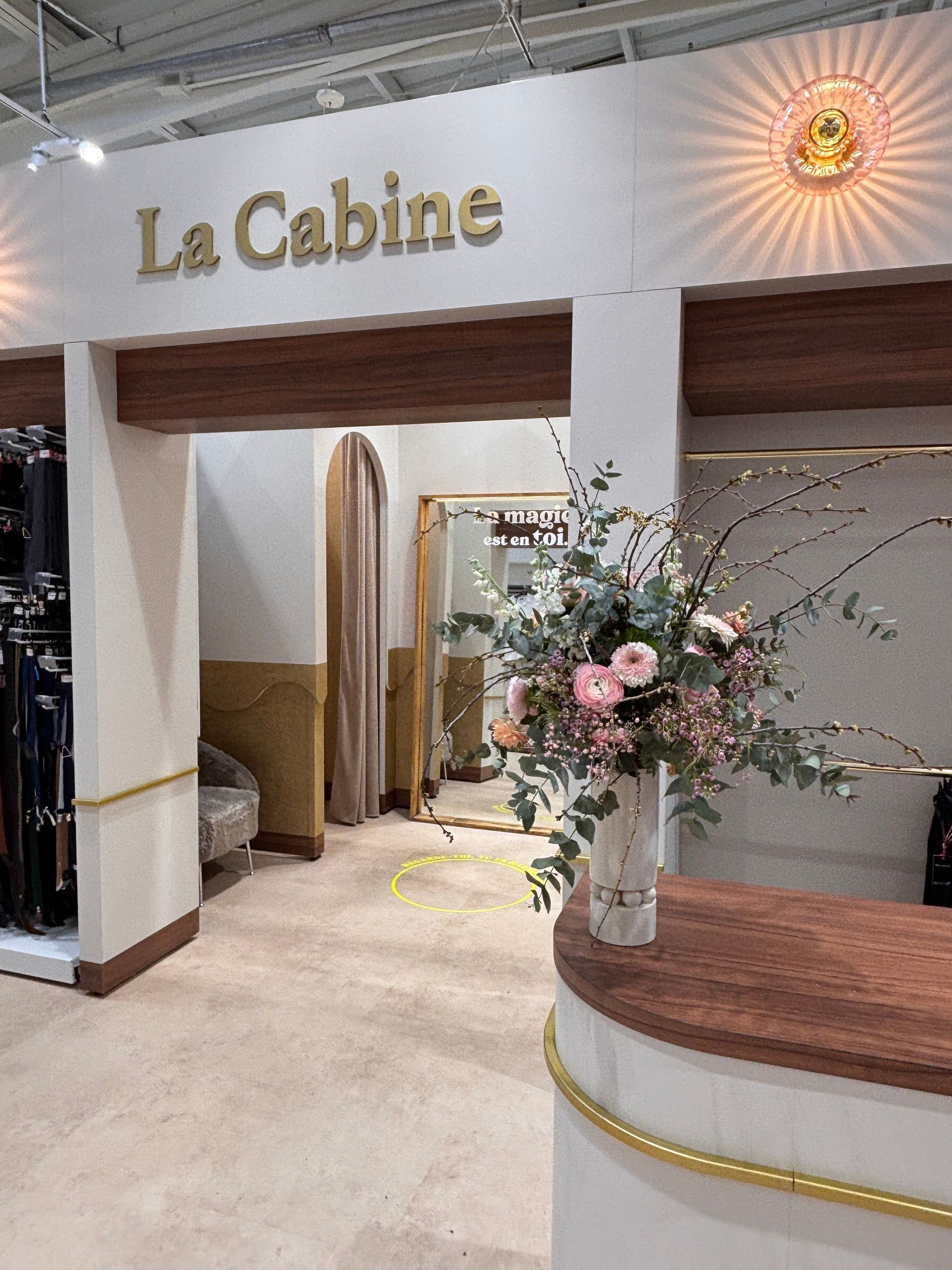 Spécial Arts ménagers du 27 mai au 7 juin, réfrigérateur combiné Daewoo moins 60 € soit 439 € au lieu de 499 € dont 24,24 € d'écoparticipation garantie légale 2 ans. Aspirateur balai sans fil Readyy'y moins 90 € soit 79,99 € au lieu de 169,99 € dont 3,19 € d'écoparticipation garantie légale 2 ans.