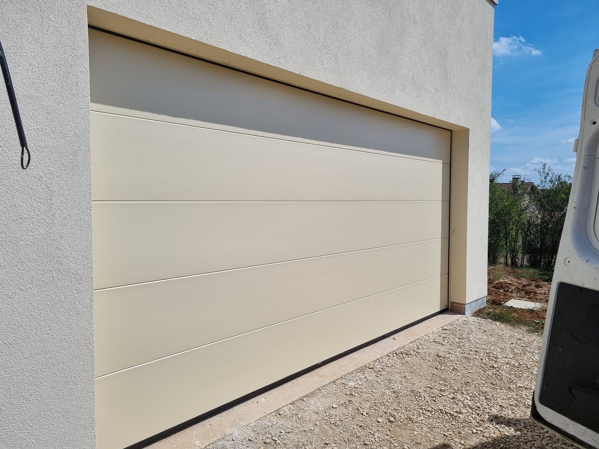 Porte de garage blanc crème