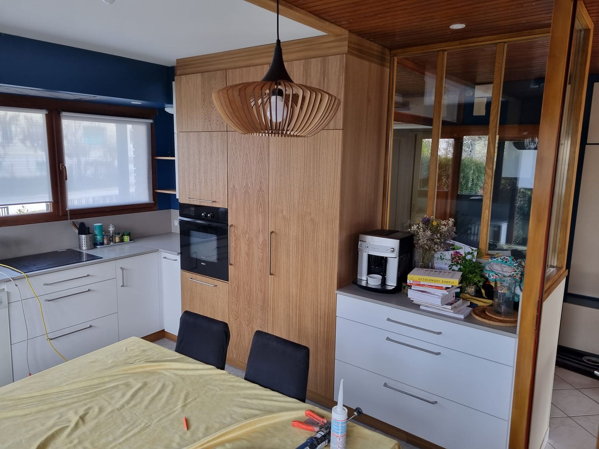 Création de cuisine blanche et bois