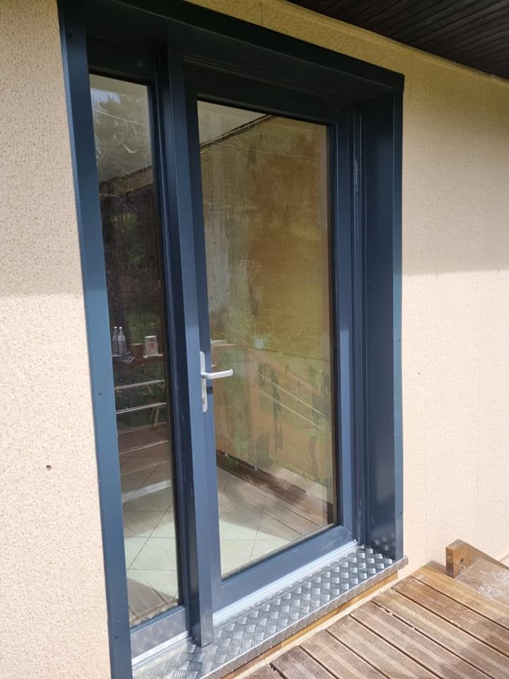 Porte en PVC gris anthracite