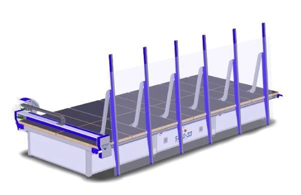 Mesa de corte de vidro controlada por computador com estruturas de suporte azuis.