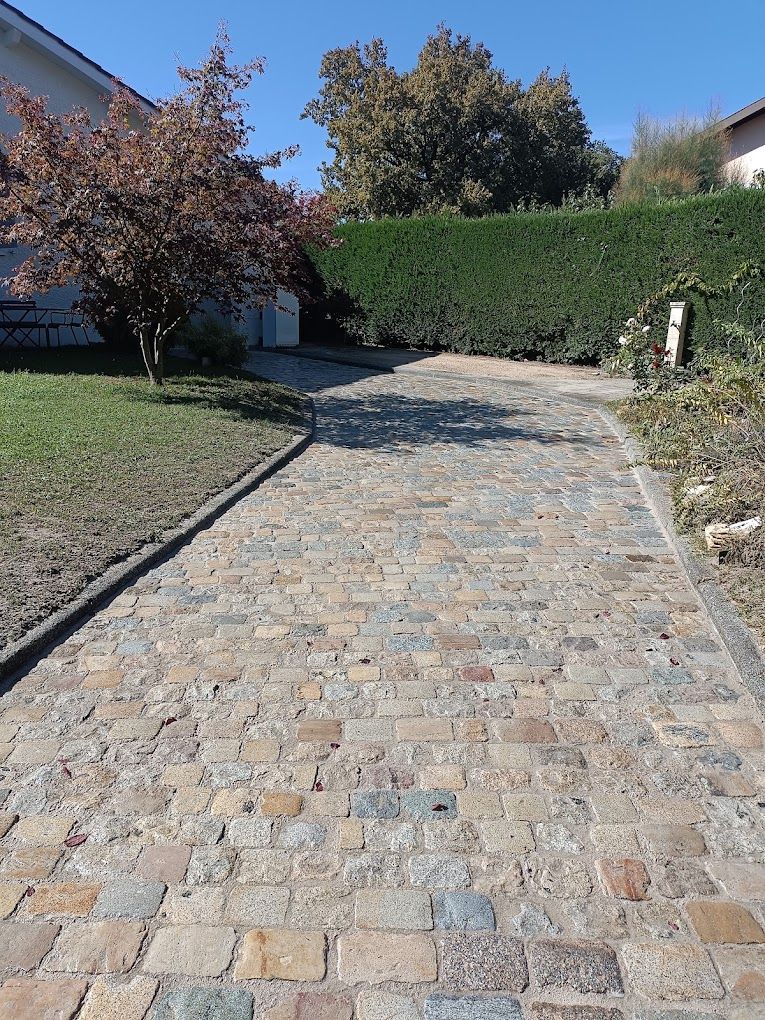 Chemin en pierre traditionnelle