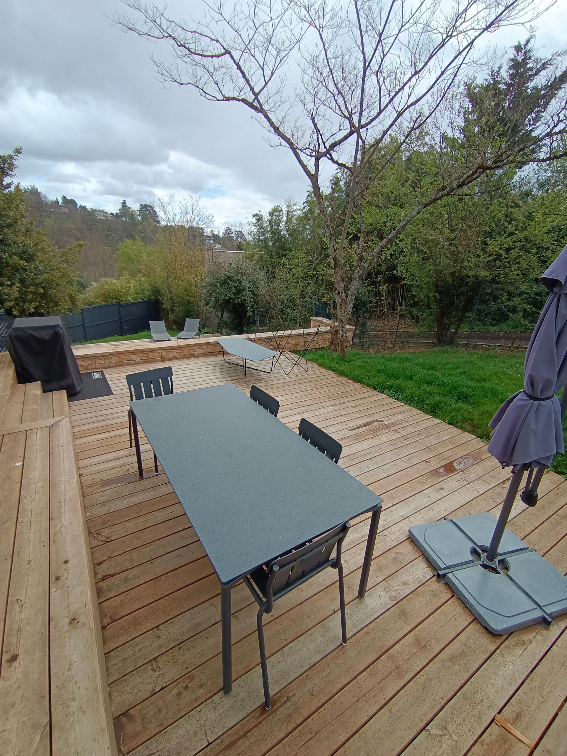Terrasse en bois achevée
