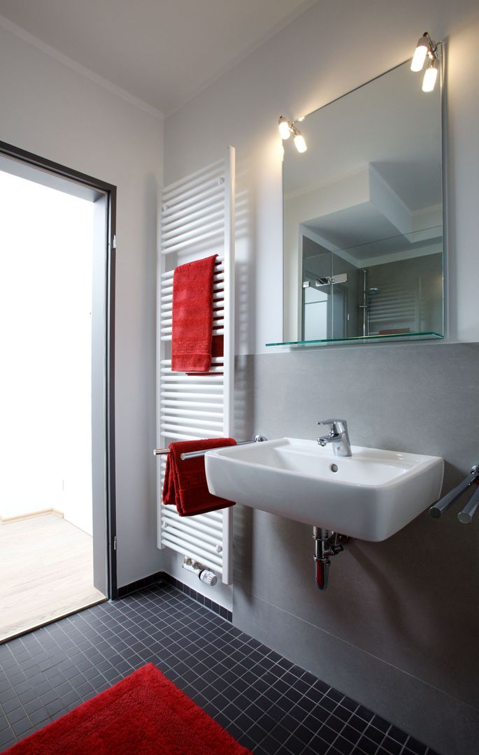 Salle de bains tout juste rénovée.
