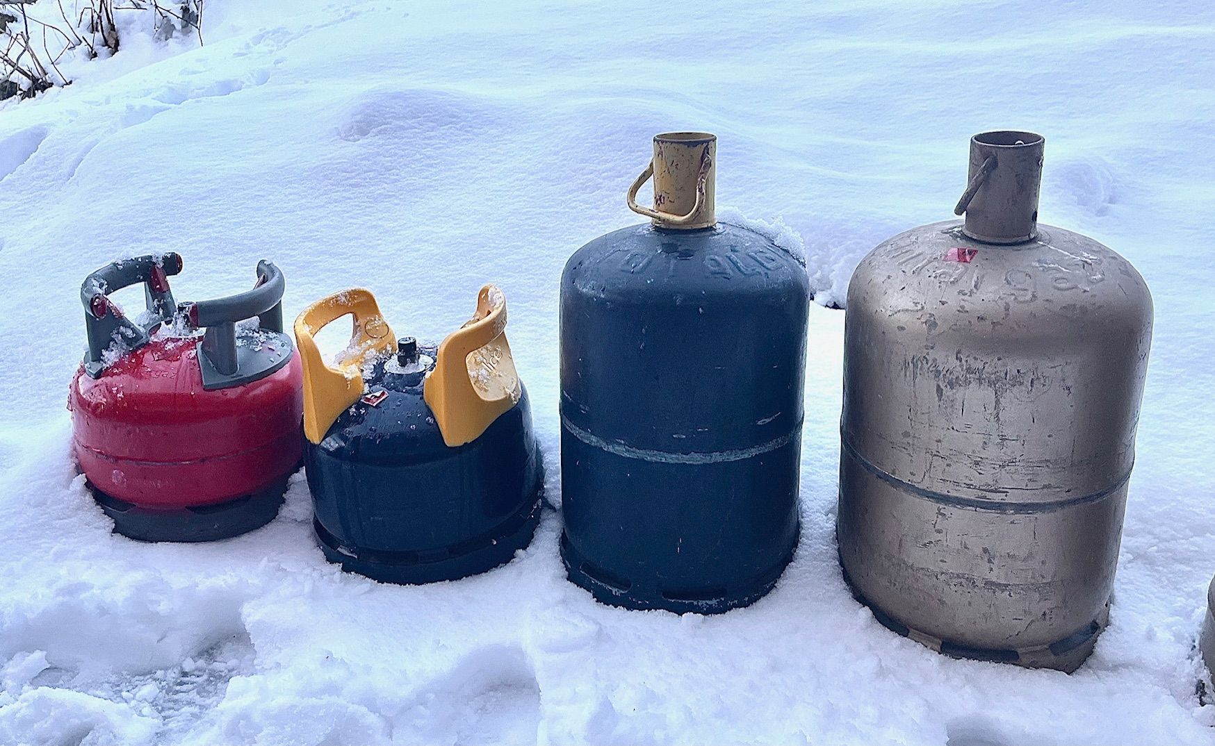Nos bouteills de gaz dans la neige