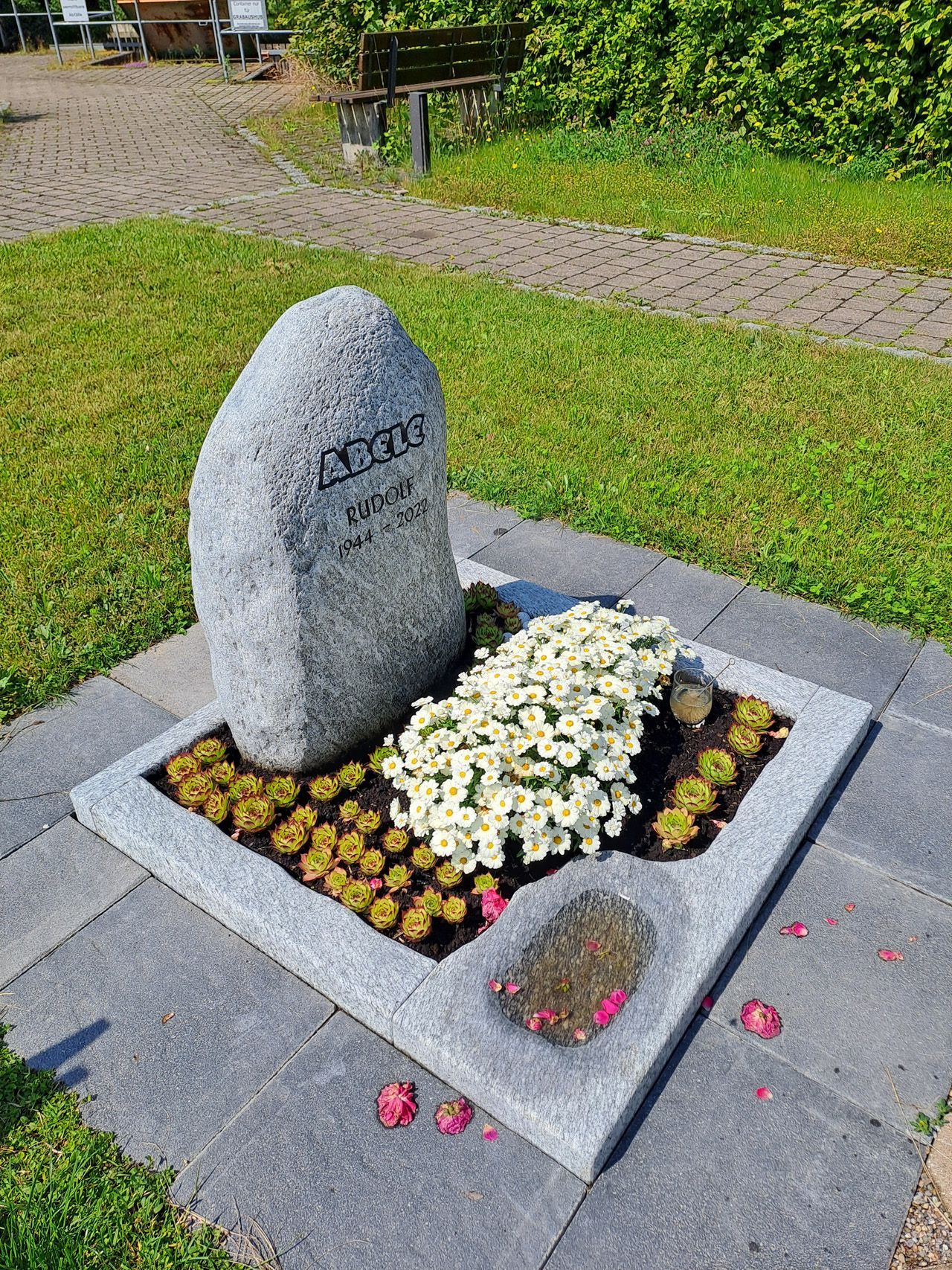 Urnen-Erdgrabstein vollflächig