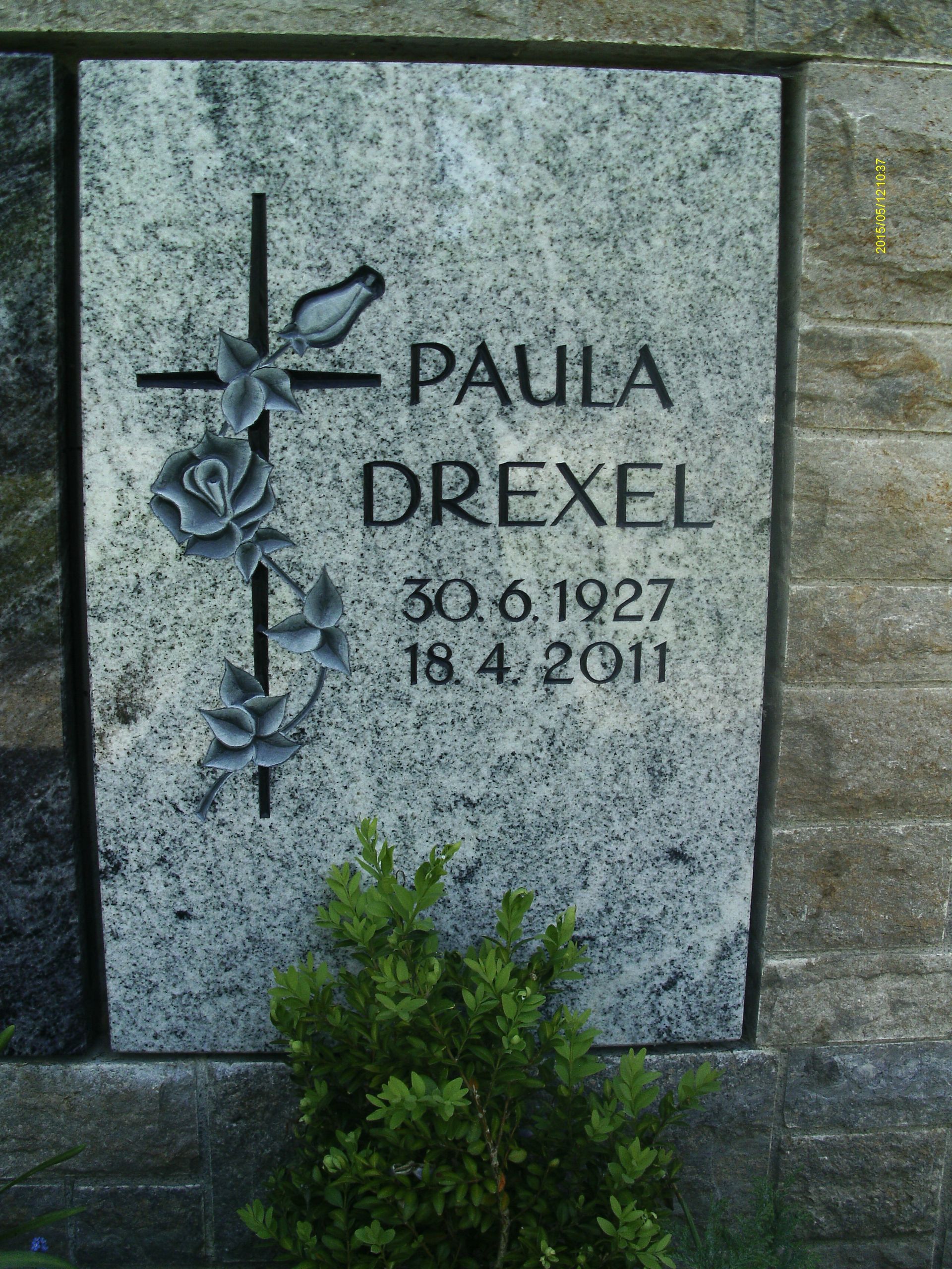 Ein Grabstein für Paula Drexel, die 2011 starb