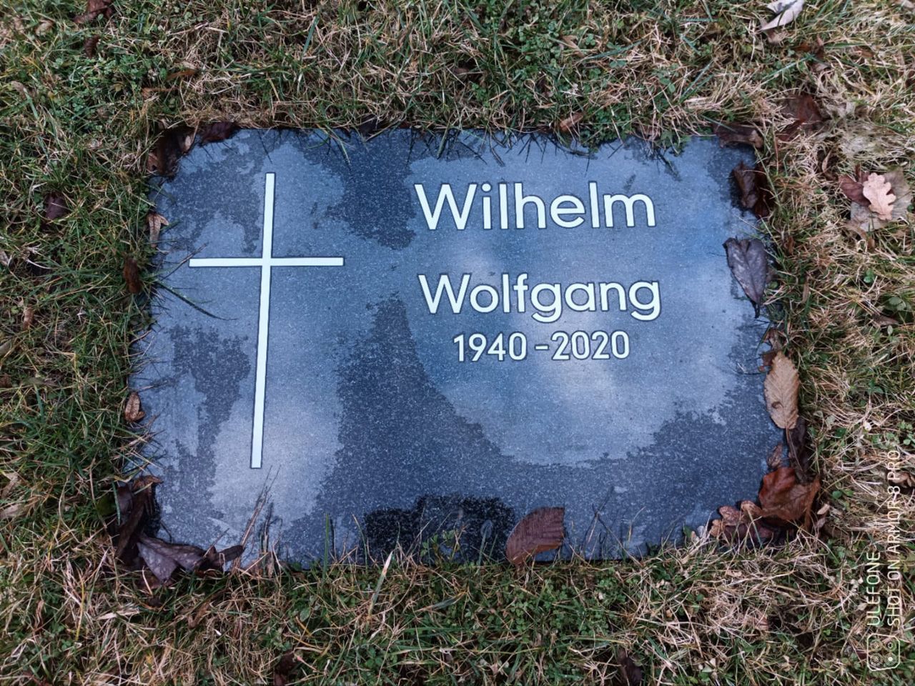 Urnen-Wiesengrab mit Kupfer, Schlicht