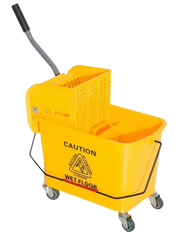 Un balde de trapeador amarillo que dice precaución, piso mojado