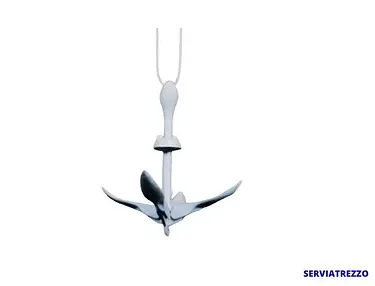 Un ancla blanca con una hélice unida a ella cuelga del techo.