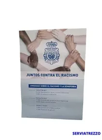 A poster that says juntos contra el racismo on it