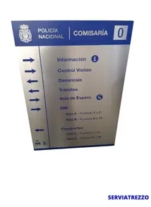 Un cartel que dice comisaría de policía nacional 0.