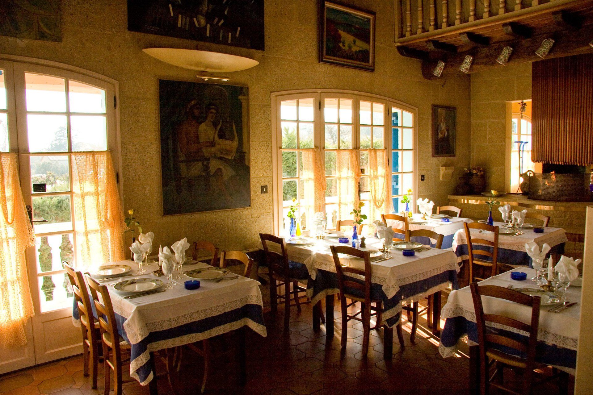 Salle à manger intérieure du restaurant Le BOUZOUKI