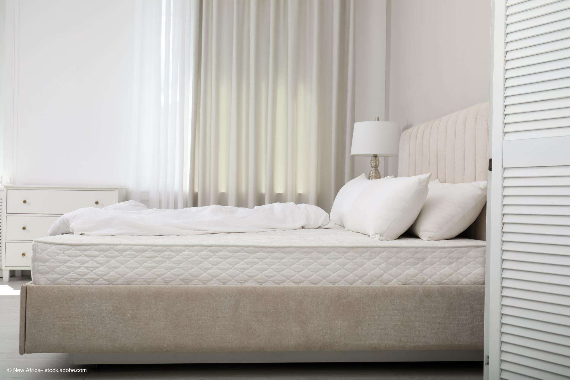 Schlafzimmereinrichtung, Bett im Apartmentdesign