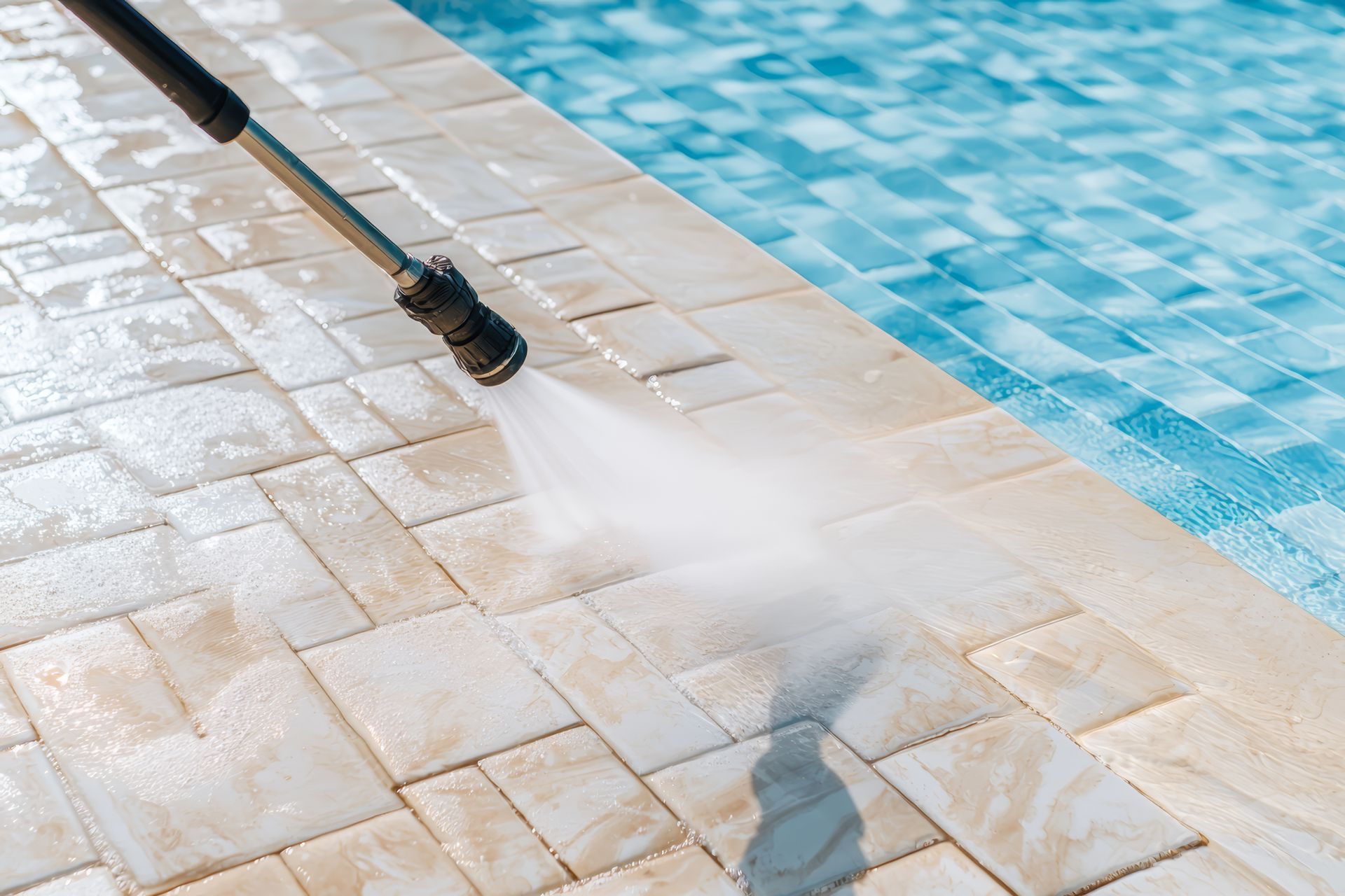Nettoyage de tour de piscine