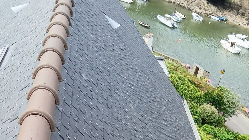 Toiture en ardoise après nettoyage