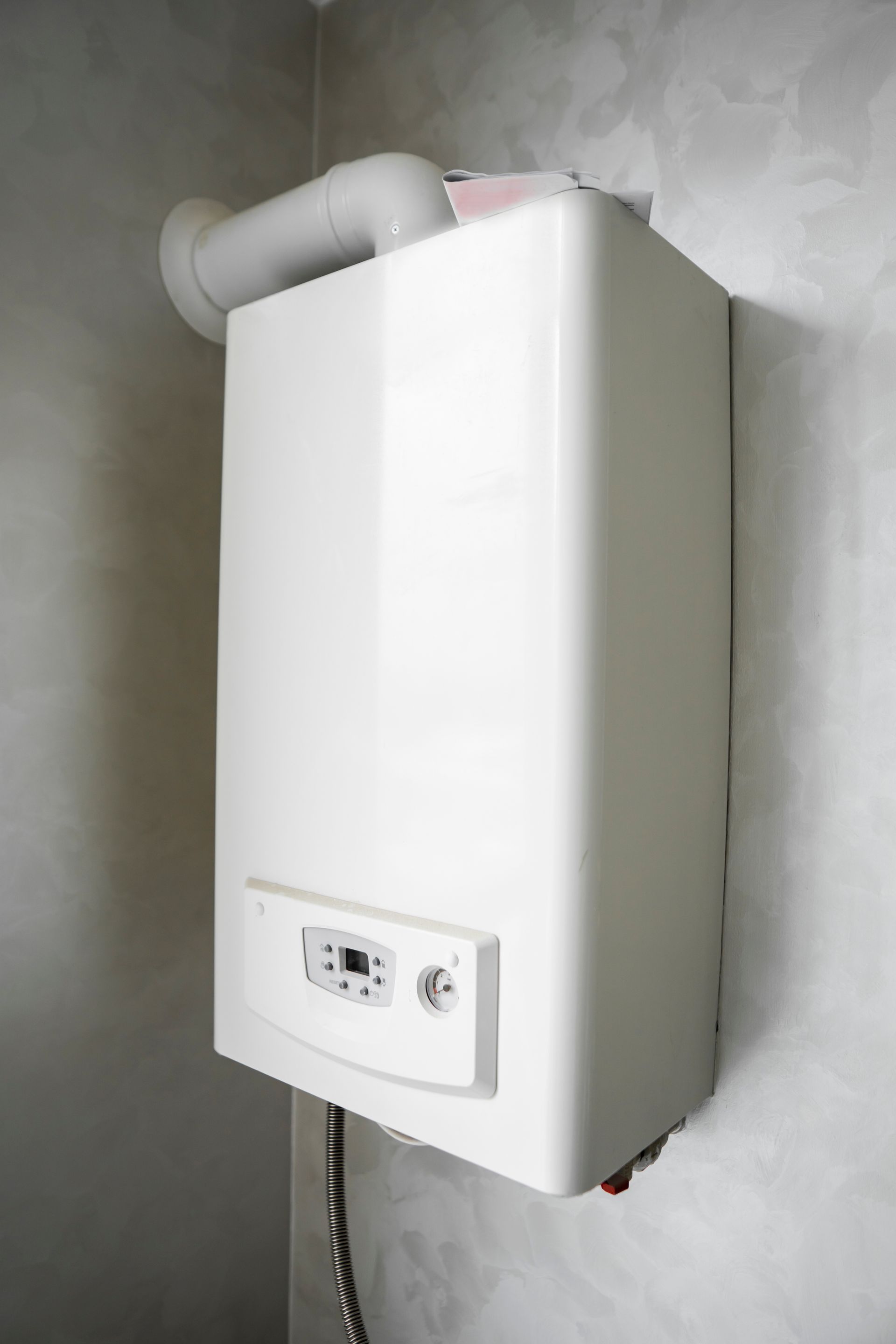 Chaudière à gaz domestique moderne blanche