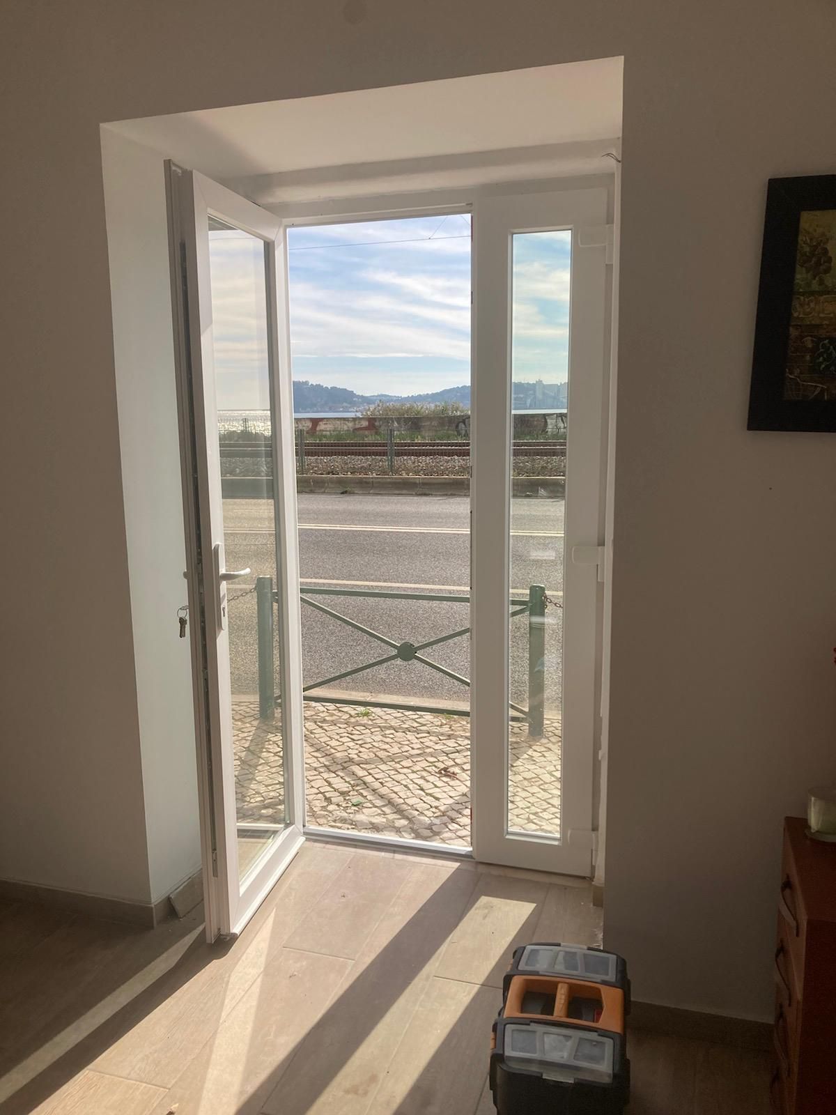 Alumínios M. Gonçalves - Caixilharia em PVC e Alumínio