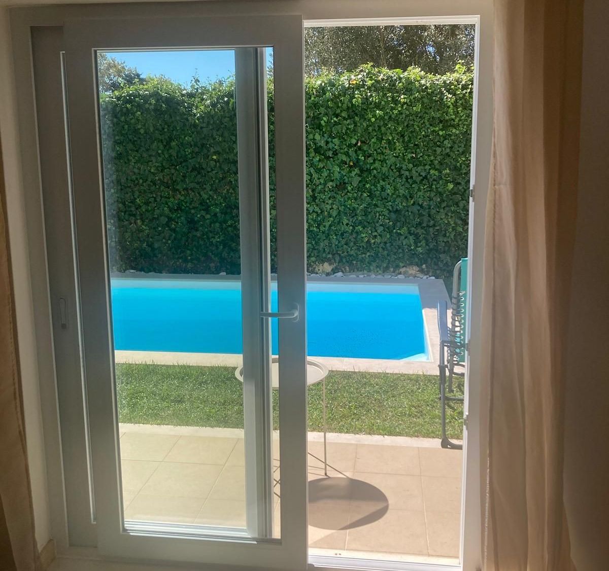 Alumínios M. Gonçalves - Caixilharia em PVC e Alumínio