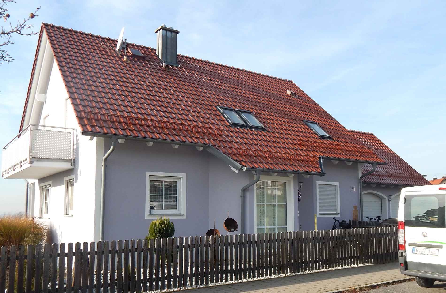 Eugen Falter ist Ihr zuverlässiger und qualifizierter Malermeister in Regensburg für Malerarbeiten aller Art, Tapezierarbeiten oder Fassadenanstriche. Rufen Sie uns jetzt an: 0941-900921