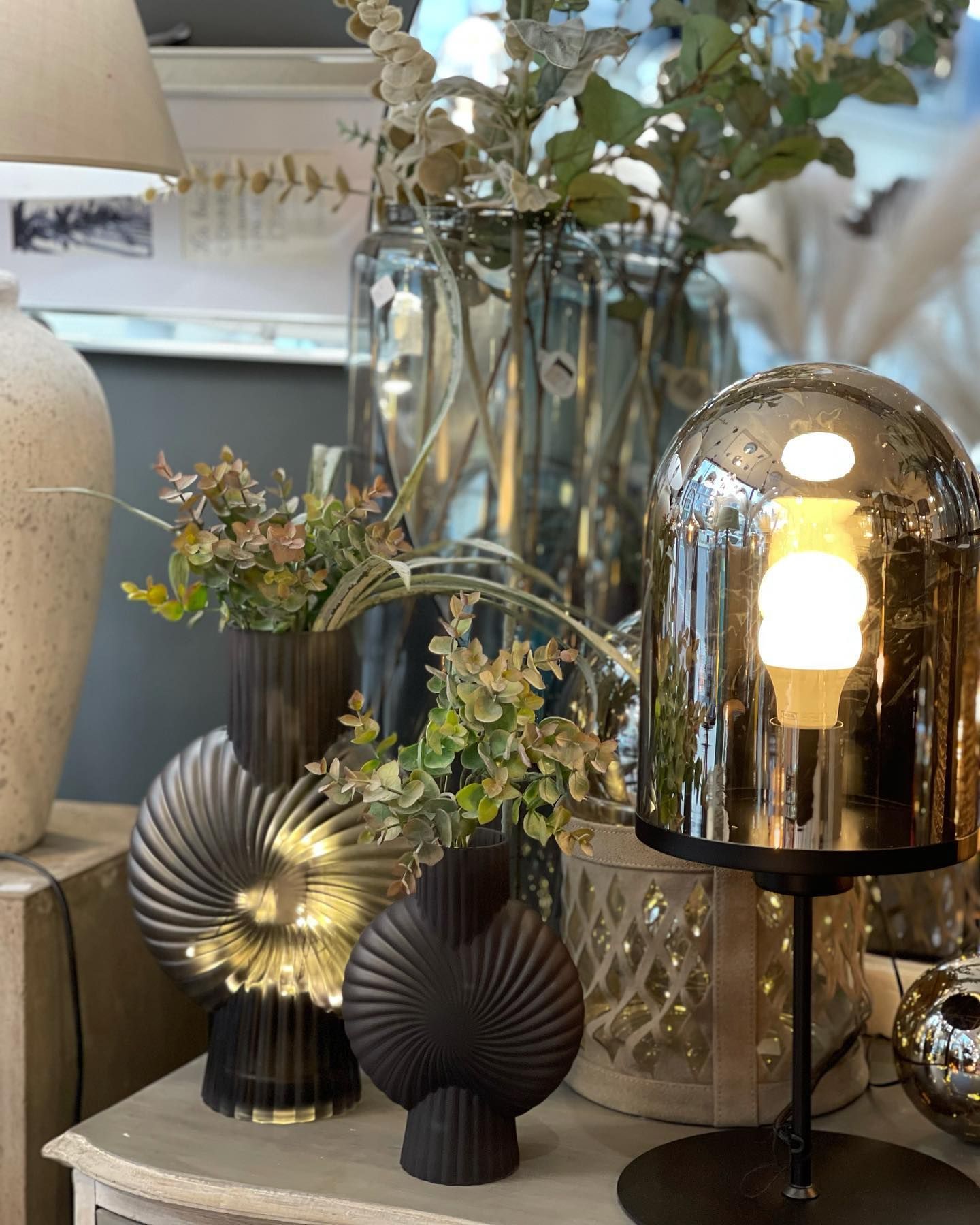 Lampe de table allumée