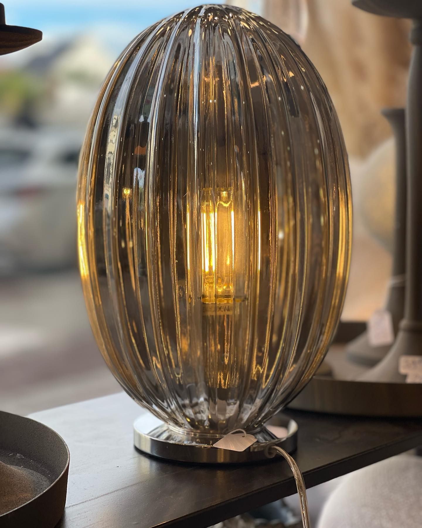 Lampe de table ovale