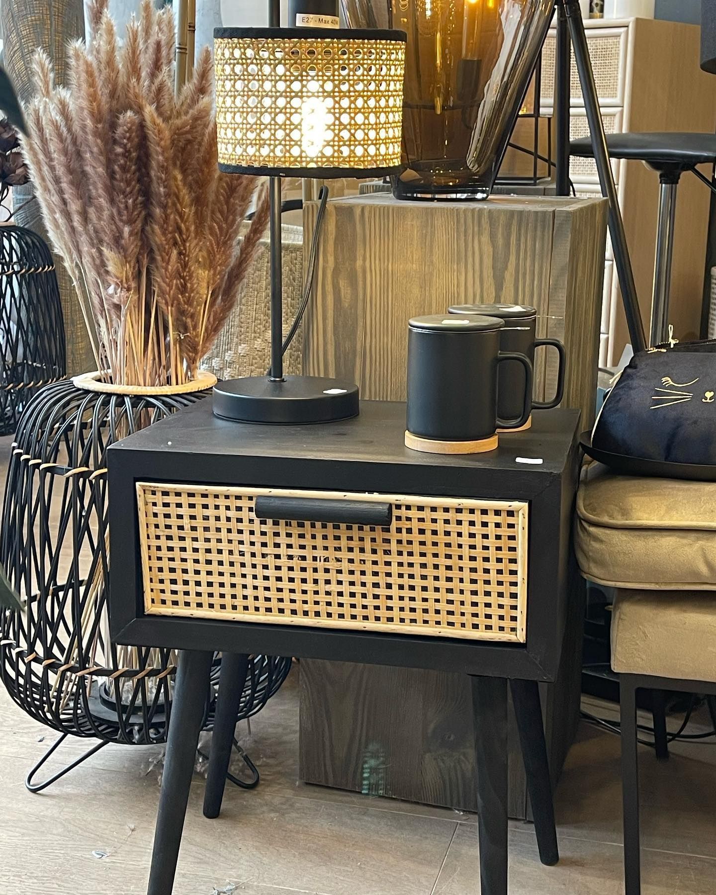 Table de chevet en rotin