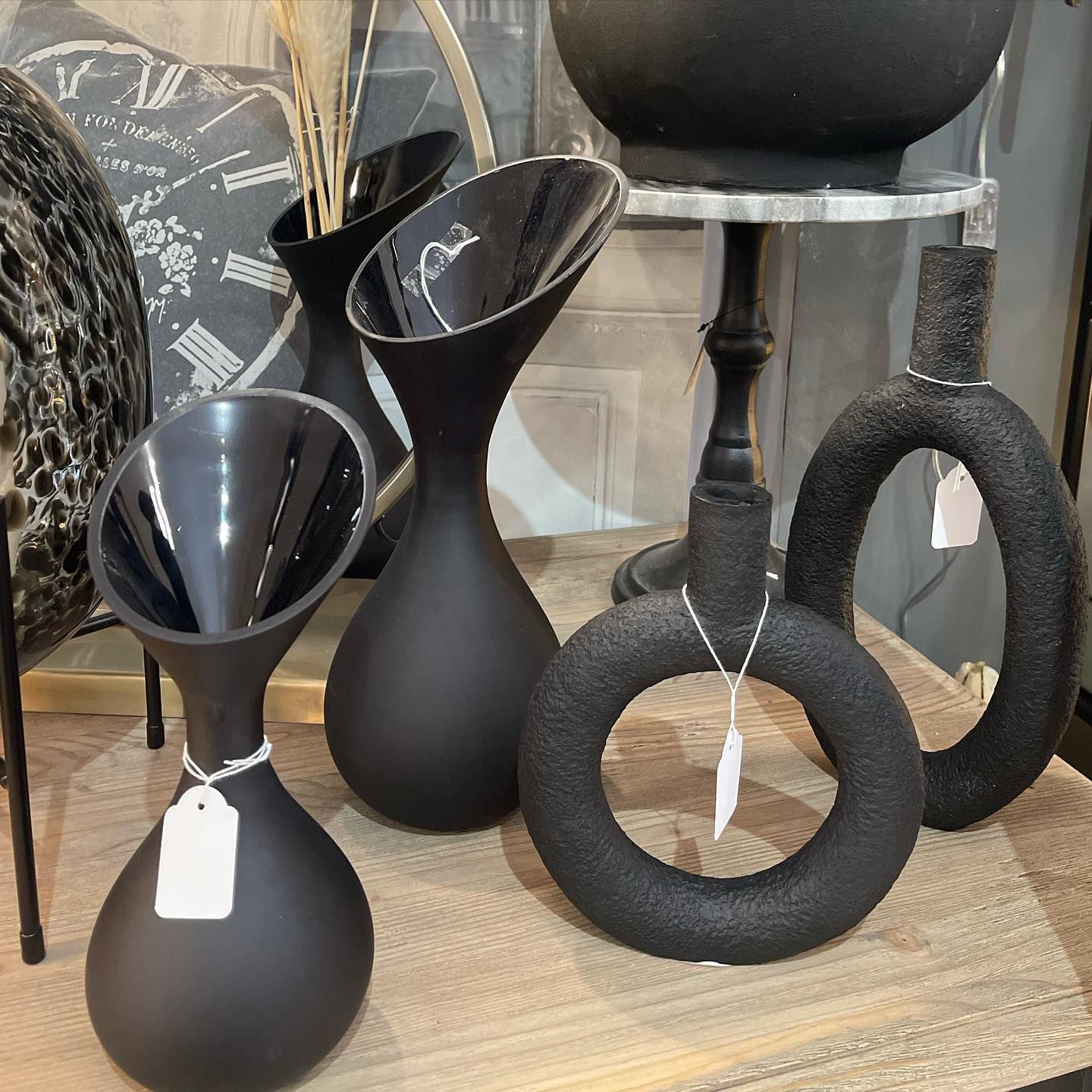 Vases noirs