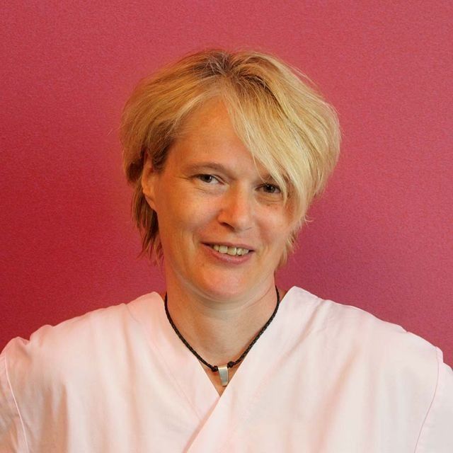 Portraitbild von Iris Benk Portraitbild von Iris Benk