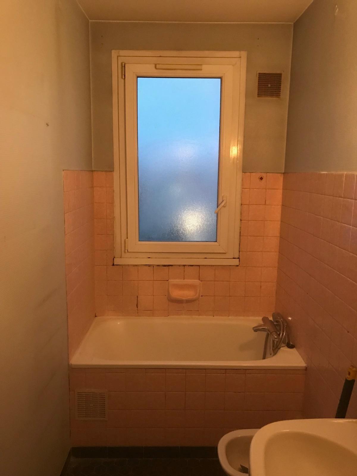 Avant avec baignoire