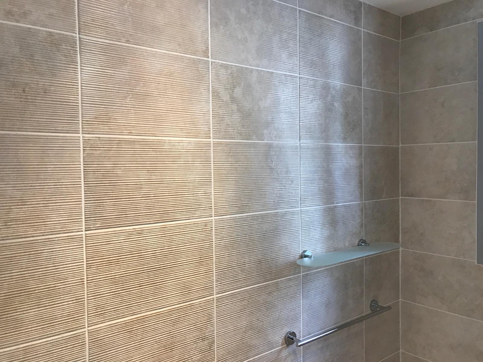 Faience à refliel Claix