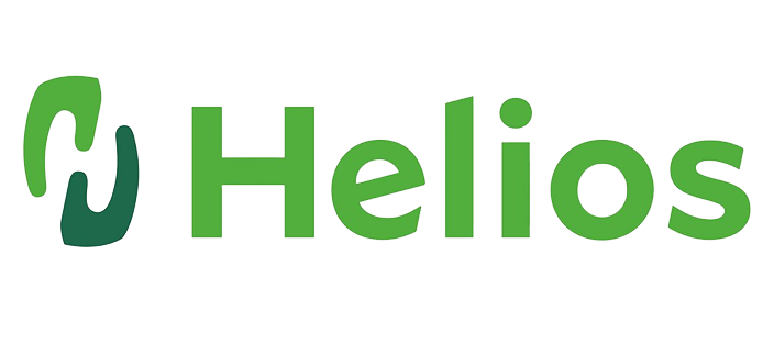 Grünes „Helios“-Logo mit einem abstrakten grünen Designelement.