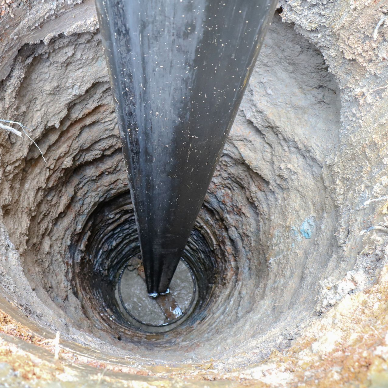 Pompe dans un puits profond