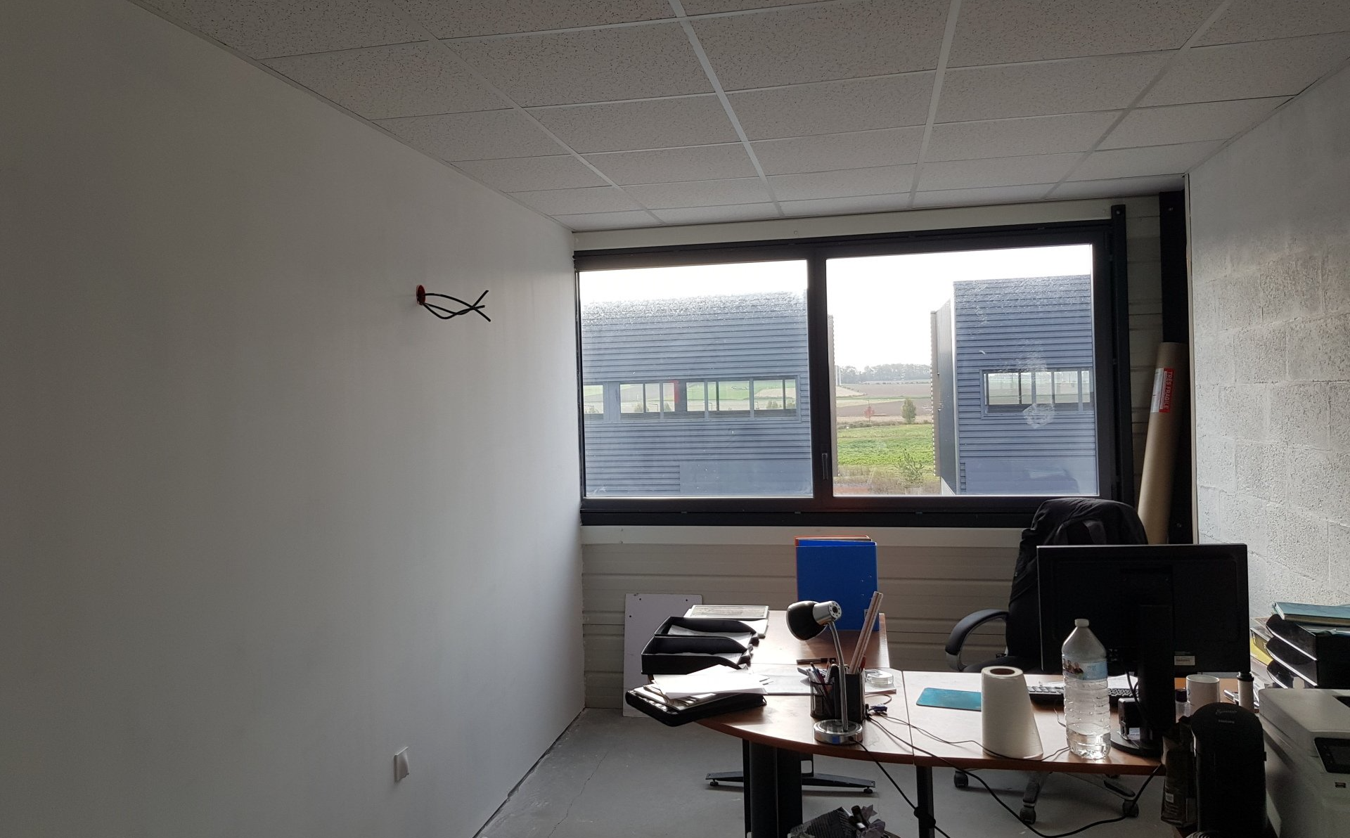 Création de bureau avec cloisons et faux plafond