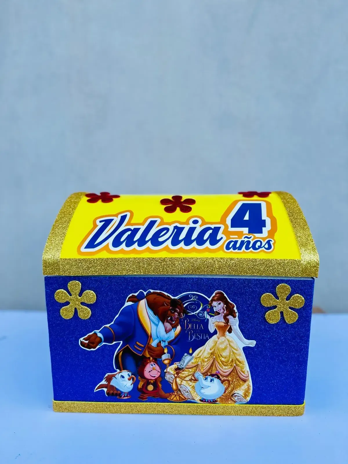 Baúl de juguetes personalizado azul y amarillo con 