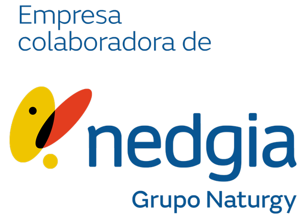 Un grupo de personas está trabajando en una tienda.