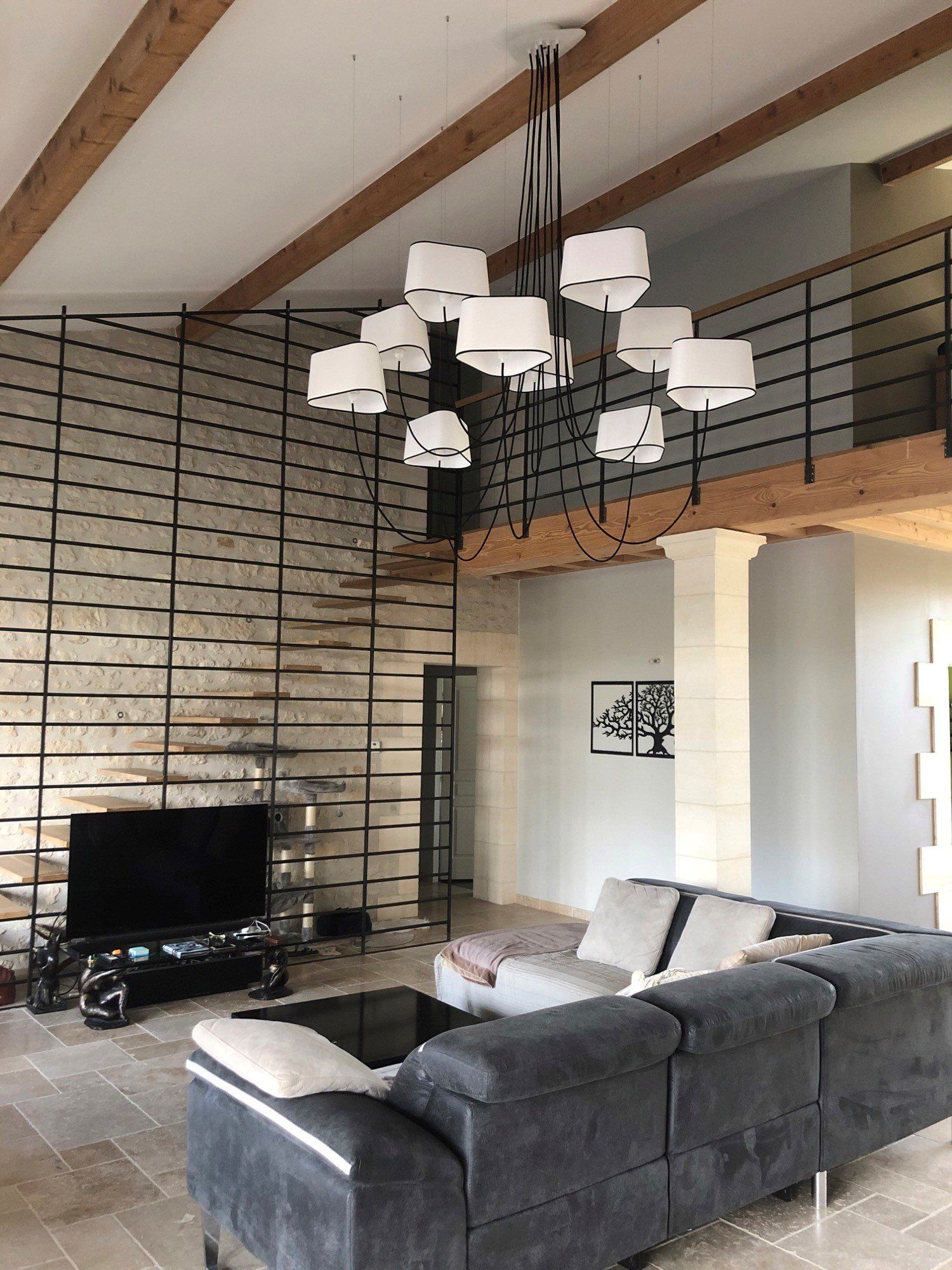 Cage d'escalier effet clôture