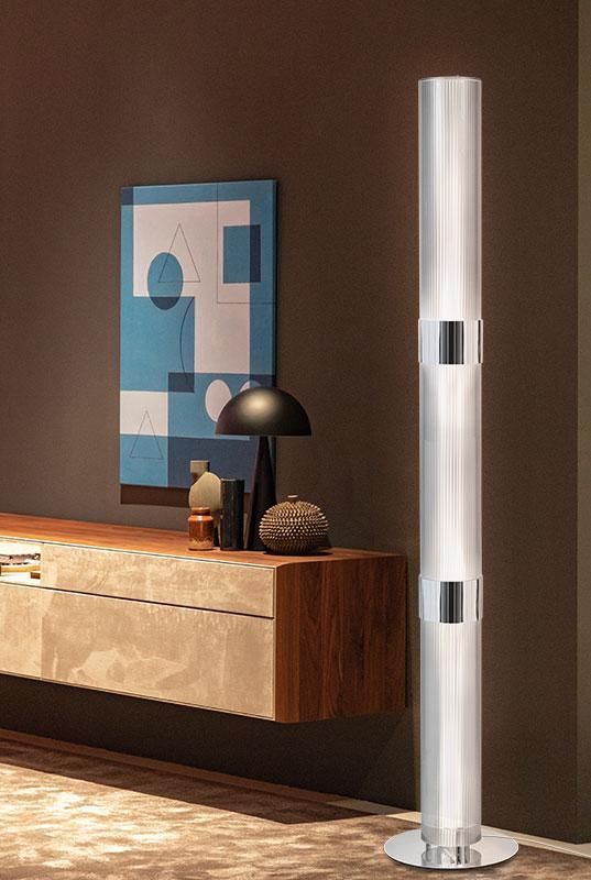 Lampe en forme de champignon noir sur un buffet