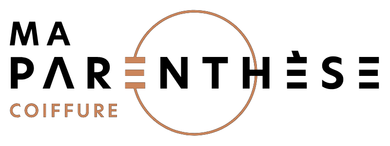 Logo pour « Ma Parenthèse Coiffure » (coiffeur), comportant les mots « MA » et « COIFFURE » en caractères bruns, « PARENTHÈSE » avec un cercle brun.