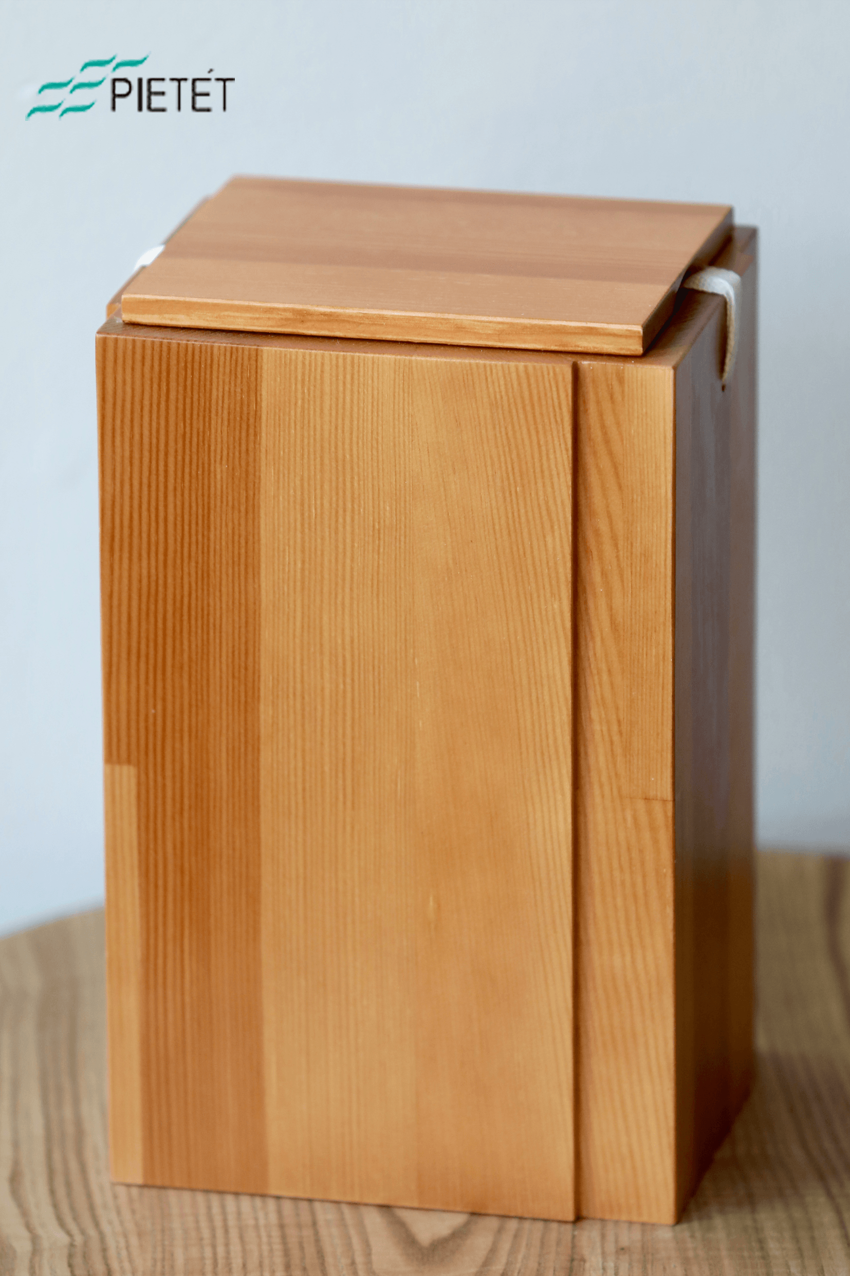 Teuho Kannel uurna lakattu mänty