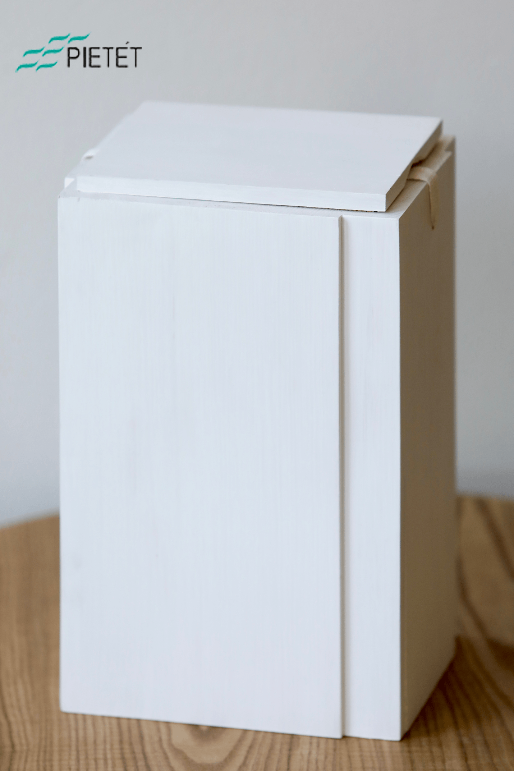 Teuho Kannel uurna valkoinen