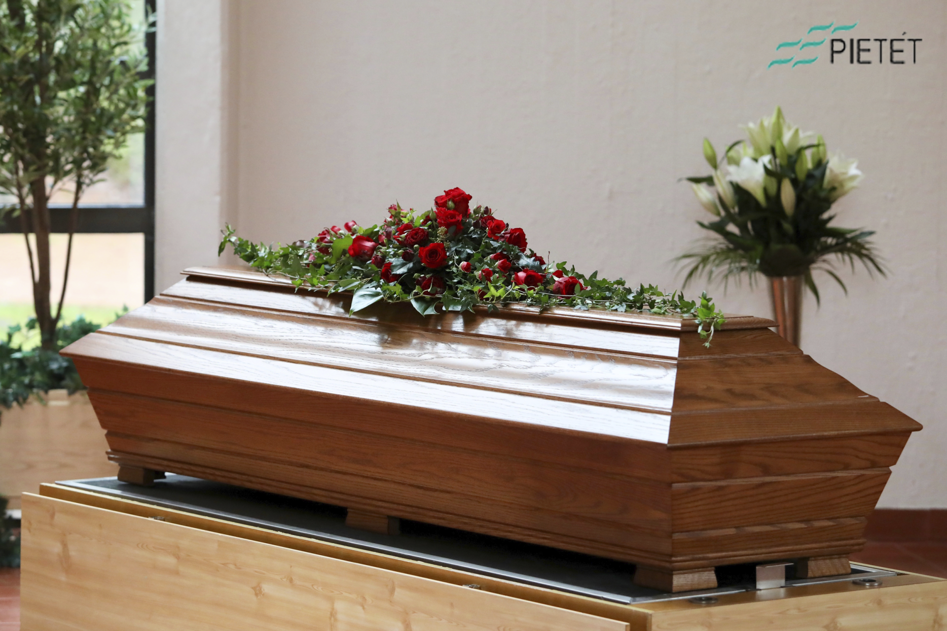 Kotimainen keskiruskea tammiarkku