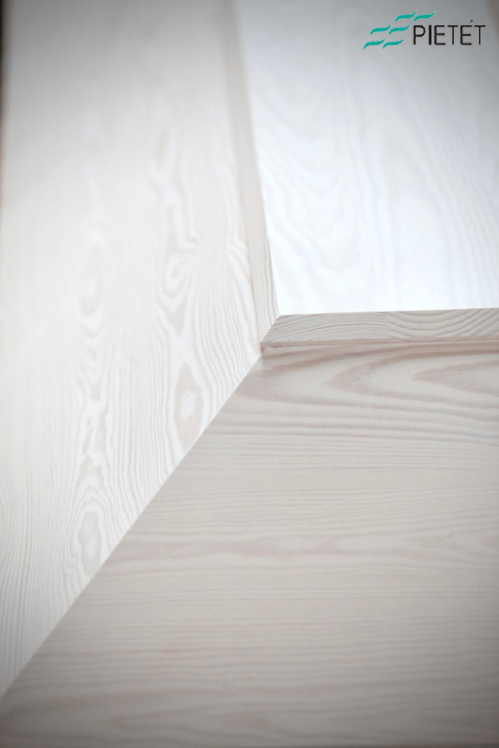 Kotimainen suoralinjainen arkku valkokuulto